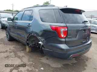 2017 Ford Explorer XLT z VIN 1FM5K7D86HGE19218, wystawiony jako IAAI lot #42344113 z przebiegiem 72 614 mil mil oraz . Historia ofert i sprzedaży dostępna na DreamBid. Obrazek 3.