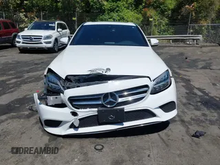 2019 Mercedes-Benz C 300 z VIN 55SWF8EB3KU297396, wystawiony jako IAAI lot #42064934 z przebiegiem 74 926 mil mil oraz . Historia ofert i sprzedaży dostępna na DreamBid. Obrazek 12.