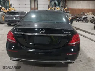 2017 Mercedes-Benz E-Class E 300 Luxury with VIN WDDZF4KB2HA133513, listed as a IAAI auction lot 41679730 with 136,136 mi miles. Bid and sale history available at carsss.com. Image 16.