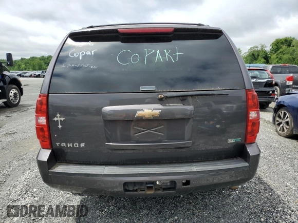 2010 Chevrolet Tahoe LT z VIN 1GNUKBE04AR119674, wystawiony jako Copart lot #58498755 z przebiegiem 226 149 mil mil oraz Czysty tytuł • Clean title. Historia ofert i sprzedaży dostępna na DreamBid. Obrazek 6.