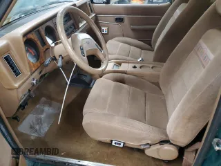 1987 Ford Bronco z VIN 1FMCU14T8HUA51662, wystawiony jako Copart lot #74972024 z przebiegiem 26 362 mil mil oraz Szkoda całkowita • Salvage title. Historia ofert i sprzedaży dostępna na DreamBid. Obrazek 7.