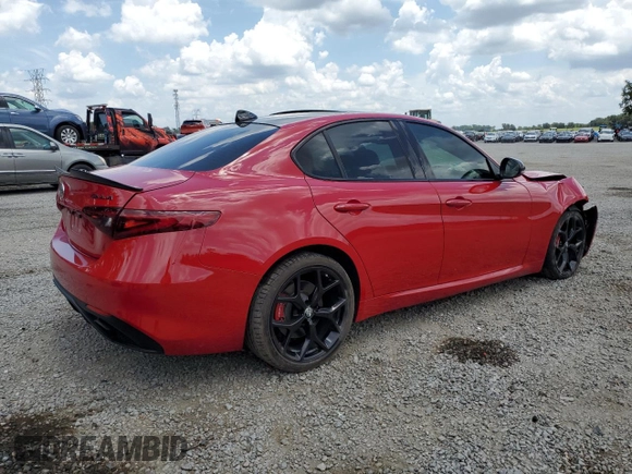 2020 Alfa Romeo Giulia Ti Sport z VIN ZARFAMBN9L7638983, wystawiony jako Copart lot #58692915 z przebiegiem Nie podano mil oraz Nie do naprawy • Non repairable. Historia ofert i sprzedaży dostępna na DreamBid. Obrazek 3.
