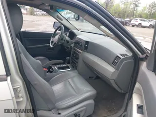 2005 Jeep Grand Cherokee Laredo with VIN 1J4GS48K75C644259, listed as a IAAI auction lot 42044878 with 250,841 mi miles. Bid and sale history available at carsss.com. Image 5.