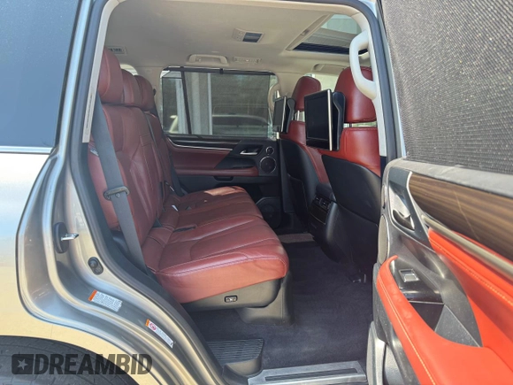2017 Lexus LX 570 z VIN JTJHY7AX7H4244407, wystawiony jako Copart lot #56943755 z przebiegiem 105 207 mil mil oraz Czysty tytuł • Clean title. Historia ofert i sprzedaży dostępna na DreamBid. Obrazek 6.
