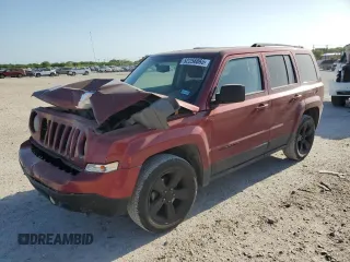 2014 Jeep Patriot Altitude z VIN 1C4NJPBA3ED818713, wystawiony jako Copart lot #52256865 z przebiegiem 135 274 mil mil oraz Szkoda całkowita • Salvage title. Historia ofert i sprzedaży dostępna na DreamBid. Obrazek 1.