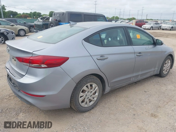 2017 Hyundai Elantra SE z VIN 5NPD74LF7HH150206, wystawiony jako IAAI lot #42382856 z przebiegiem 133 240 mil mil oraz . Historia ofert i sprzedaży dostępna na DreamBid. Obrazek 4.