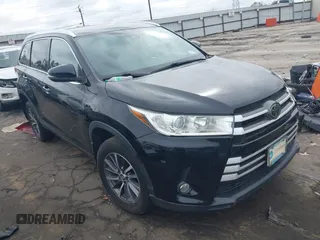 2019 Toyota Highlander SE with VIN 5TDKZRFH7KS560257, listed as a IAAI auction lot 41863415 with 188,474 mi miles and . Bid and sale history available at DreamBid. Image 1.