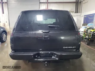 2000 Chevrolet Tahoe Limited with VIN 1GNEC13R2YR138067, listed as a Copart auction lot 44928635 with 193,165 mi miles and Salvage Title. Bid and sale history available at carsss.com. Image 6.