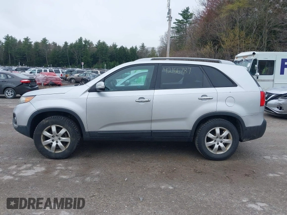 2011 Kia Sorento LX with VIN 5XYKT4A18BG099601, listed as a IAAI auction lot 42156787 with 165,397 mi miles. Bid and sale history available at carsss.com. Image 12.