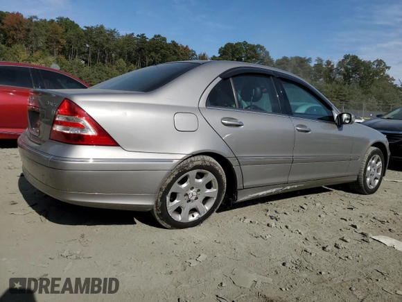 2005 Mercedes-Benz C 320 с VIN WDBRF84J15F669713, выставлен на аукционе Copart как лот 75413424 с пробегом 260 776 миль миль и Списание • Salvage title. История ставок и продаж доступна на DreamBid. Изображение 3.