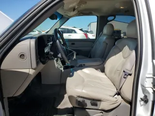 2001 GMC Yukon SLT z VIN 1GKEC13T81J152049, wystawiony jako Copart lot #56494675 z przebiegiem 160 102 mil mil oraz Szkoda całkowita • Salvage title. Historia ofert i sprzedaży dostępna na DreamBid. Obrazek 7.