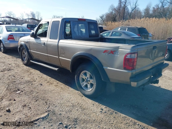 2005 Ford Ranger XLT with VIN 1FTZR45E35PA65898, listed as a IAAI auction lot 41820950 with 204,606 mi miles. Bid and sale history available at carsss.com. Image 3.