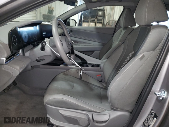 2025 Hyundai Elantra SEL Convenience z VIN KMHLS4DG9SU933618, wystawiony jako Copart lot #61218005 z przebiegiem 12 174 mil mil oraz Nie do naprawy • Non repairable. Historia ofert i sprzedaży dostępna na DreamBid. Obrazek 7.