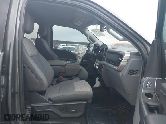 2023 Ford F-150 XL z VIN 1FTEW1CP4PKE40479, wystawiony jako IAAI lot #41954181 z przebiegiem 25 071 mil mil oraz . Historia ofert i sprzedaży dostępna na DreamBid. Obrazek 5.