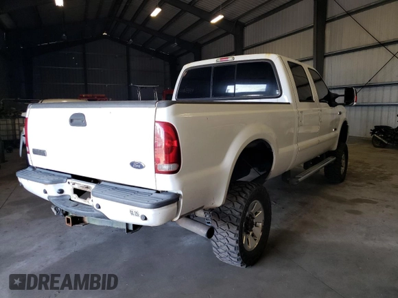 2006 Ford Super Duty F-250 XL with VIN 1FTSW21P16EC01643, listed as a Copart auction lot 43089035 with 123,873 mi miles and Salvage Title. Bid and sale history available at carsss.com. Image 3.