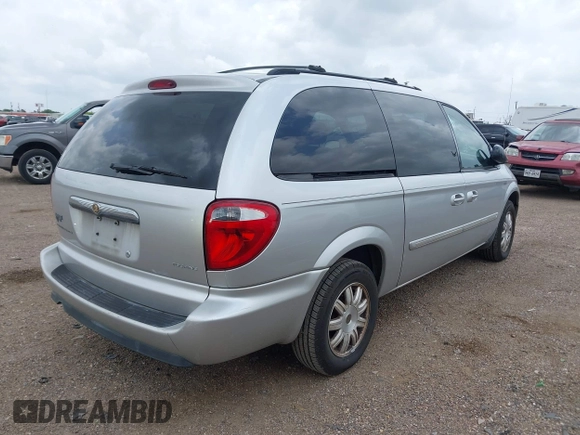 2006 Chrysler Town & Country LWB Touring with VIN 2A4GP54L46R729218, listed as a IAAI auction lot 42105311 with 66,382 mi miles. Bid and sale history available at carsss.com. Image 4.