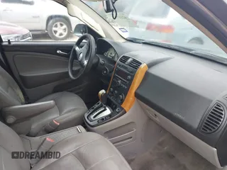 2007 Saturn VUE V6 z VIN 5GZCZ53487S838580, wystawiony jako IAAI lot #42117071 z przebiegiem 224 255 mil mil oraz . Historia ofert i sprzedaży dostępna na DreamBid. Obrazek 5.