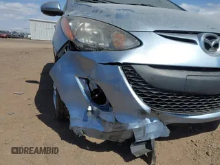 2013 Mazda 2 Sport z VIN JM1DE1KZ1D0162102, wystawiony jako IAAI lot #41752144 z przebiegiem 96 906 mil mil oraz . Historia ofert i sprzedaży dostępna na DreamBid. Obrazek 6.