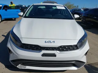 2024 Kia Forte LXS with VIN 3KPF24AD6RE837112, listed as a IAAI auction lot 41725431 with 7,784 mi miles. Bid and sale history available at carsss.com. Image 12.