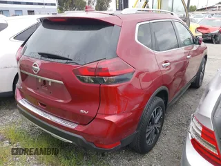2020 Nissan Rogue SL z VIN 5N1AT2MT7LC814947, wystawiony jako IAAI lot #41934685 z przebiegiem 69 768 mil mil oraz . Historia ofert i sprzedaży dostępna na DreamBid. Obrazek 4.