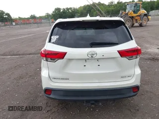 2017 Toyota Highlander XLE with VIN 5TDJZRFH9HS515504, listed as a IAAI auction lot 42209542 with 145,472 mi miles and . Bid and sale history available at DreamBid. Image 15.