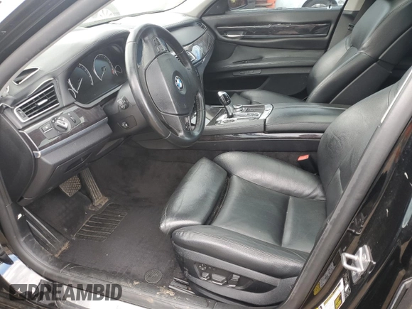 2011 BMW 7 Series 740Li z VIN WBAKB4C5XBC574119, wystawiony jako Copart lot #54946445 z przebiegiem Nie podano mil oraz Szkoda całkowita • Salvage title. Historia ofert i sprzedaży dostępna na DreamBid. Obrazek 7.