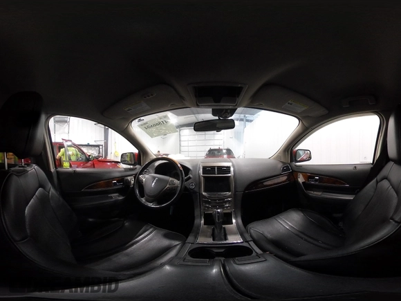 2011 Lincoln MKX z VIN 2LMDJ6JK7BBJ05086, wystawiony jako IAAI lot #41866804 z przebiegiem 125 466 mil mil oraz . Historia ofert i sprzedaży dostępna na DreamBid. Obrazek 22.