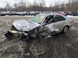 2003 Mercedes-Benz C 240 z VIN WDBRF81J43F408657, wystawiony jako Copart lot #43817805 z przebiegiem Nie podano mil oraz Szkoda całkowita • Salvage title. Historia ofert i sprzedaży dostępna na DreamBid. Obrazek 1.