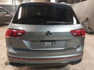2022 Volkswagen Tiguan SE R-Line Black with VIN 3VV8B7AX1NM111194, listed as a IAAI auction lot 42254124 with 22,748 mi miles and . Bid and sale history available at DreamBid. Image 17.