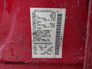 2005 Nissan Titan SE z VIN 1N6BA07B25N569257, wystawiony jako IAAI lot #42272847 z przebiegiem 96 935 mil mil oraz . Historia ofert i sprzedaży dostępna na DreamBid. Obrazek 9.