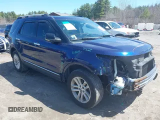 2011 Ford Explorer XLT with VIN 1FMHK8D82BGA29212, listed as a IAAI auction lot 42033218 with 197,999 mi miles and . Bid and sale history available at carsss.com. Image 1.