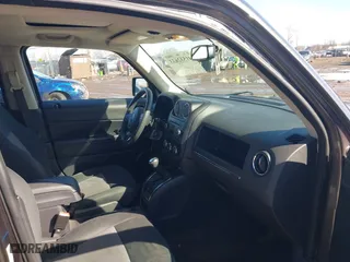2014 Jeep Patriot Sport with VIN 1C4NJPBA0ED758437, listed as a IAAI auction lot 41532633 with 138,572 mi miles. Bid and sale history available at carsss.com. Image 5.