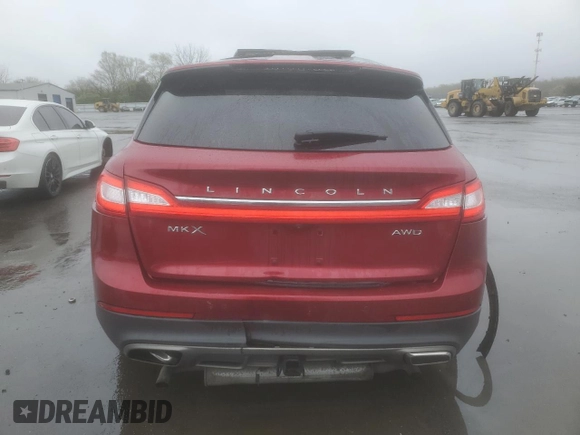 2016 Lincoln MKX Select z VIN 2LMTJ8KR1GBL36642, wystawiony jako Copart lot #52174735 z przebiegiem 107 827 mil mil oraz Szkoda całkowita • Salvage title. Historia ofert i sprzedaży dostępna na DreamBid. Obrazek 6.