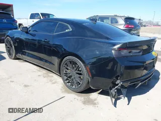 2017 Chevrolet Camaro 1SS z VIN 1G1FF1R7XH0199125, wystawiony jako IAAI lot #41644591 z przebiegiem 110 634 mil mil oraz . Historia ofert i sprzedaży dostępna na DreamBid. Obrazek 3.