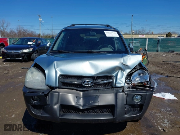 2007 Hyundai Tucson SE with VIN KM8JN72D07U492574, listed as a IAAI auction lot 41810743 with 234,267 mi miles and . Bid and sale history available at DreamBid. Image 6.