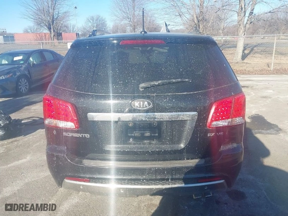 2013 Kia Sorento SX with VIN 5XYKWDA28DG367307, listed as a IAAI auction lot 41437488 with 120,822 mi miles. Bid and sale history available at carsss.com. Image 16.
