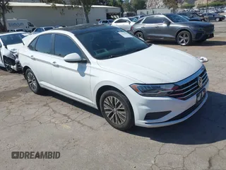 2019 Volkswagen Jetta S z VIN 3VWC57BU7KM257127, wystawiony jako IAAI lot #42236060 z przebiegiem 53 985 mil mil oraz . Historia ofert i sprzedaży dostępna na DreamBid. Obrazek 1.