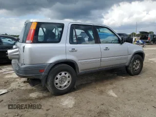 1998 Honda CR-V LX with VIN JHLRD284XWC014433, listed as a Copart auction lot 78133144 with 140,705 mi miles and Salvage Title. Bid and sale history available at carsss.com. Image 3.