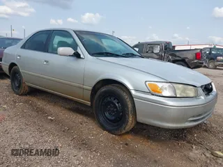 2001 Toyota Camry LE z VIN 4T1BF28K21U126925, wystawiony jako IAAI lot #42401694 z przebiegiem 237 112 mil mil oraz . Historia ofert i sprzedaży dostępna na DreamBid. Obrazek 1.