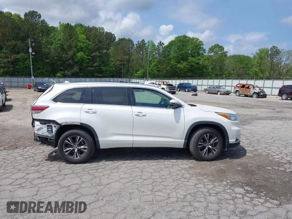 2016 Toyota Highlander XLE z VIN 5TDKKRFH3GS170784, wystawiony jako IAAI lot #42091024 z przebiegiem 83 300 mil mil oraz . Historia ofert i sprzedaży dostępna na DreamBid. Obrazek 14.