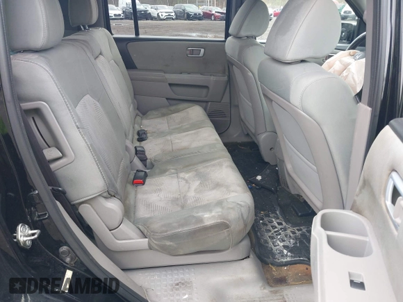 2015 Honda Pilot LX with VIN 5FNYF4H23FB047662, listed as a IAAI auction lot 41952933 with 227,892 mi miles and . Bid and sale history available at carsss.com. Image 8.