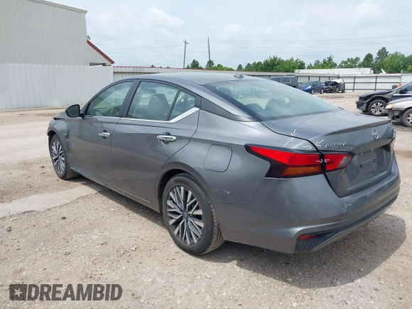 2024 Nissan Altima SV with VIN 1N4BL4DV2RN313022, listed as a IAAI auction lot 42431572 with 40,410 mi miles and . Bid and sale history available at DreamBid. Image 3.