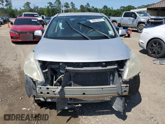 2012 Nissan Versa SV z VIN 3N1CN7APXCL927293, wystawiony jako Copart lot #55615575 z przebiegiem Nie podano mil oraz Szkoda całkowita • Salvage title. Historia ofert i sprzedaży dostępna na DreamBid. Obrazek 5.