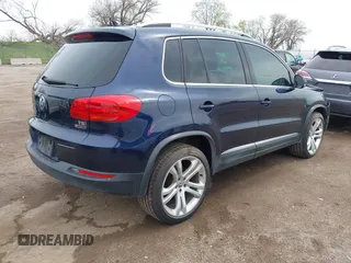 2016 Volkswagen Tiguan S z VIN WVGBV7AX0GW614760, wystawiony jako IAAI lot #42113413 z przebiegiem 91 423 mil mil oraz . Historia ofert i sprzedaży dostępna na DreamBid. Obrazek 4.