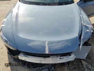 2022 Audi e-tron GT Premium Plus z VIN WAUCJBFW2N7004693, wystawiony jako Copart lot #68906384 z przebiegiem Nie podano mil oraz Szkody całkowita. Historia ofert i sprzedaży dostępna na DreamBid. Obrazek 11.