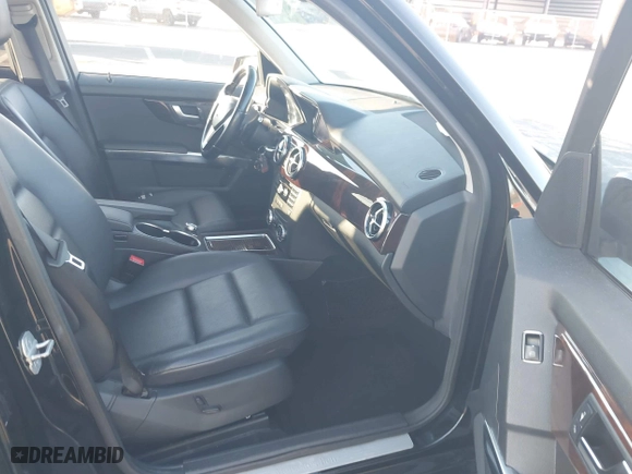 2013 Mercedes-Benz GLK-Class GLK 350 with VIN WDCGG8JB4DG127236, listed as a IAAI auction lot 40969875 with 94,718 mi miles. Bid and sale history available at carsss.com. Image 5.