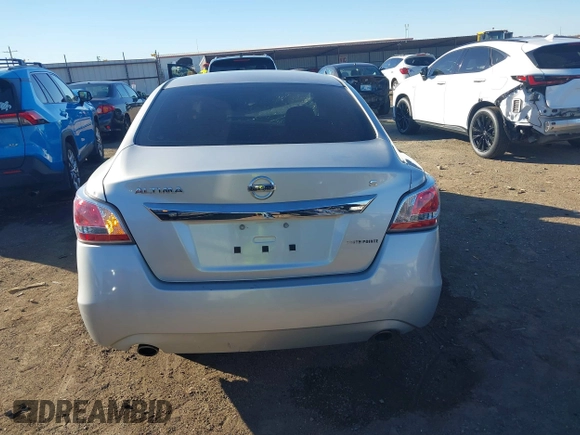 2015 Nissan Altima 2.5 SL with VIN 1N4AL3AP3FN342164, listed as a IAAI auction lot 40883141 with 145,826 mi miles. Bid and sale history available at carsss.com. Image 17.