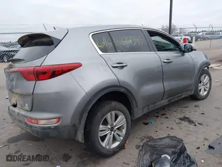 2018 Kia Sportage LX with VIN KNDPMCAC7J7366379, listed as a IAAI auction lot 41229341 with 1 mi miles. Bid and sale history available at carsss.com. Image 4.