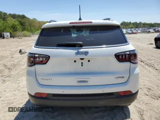 2024 Jeep Compass Latitude Lux with VIN 3C4NJDFN5RT584618, listed as a Copart auction lot 55033565 with 8,745 mi miles and Salvage title. Bid and sale history available at DreamBid. Image 6.