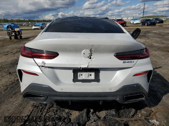 2021 BMW 8 Series 840i z VIN WBAGV2C03MCF18891, wystawiony jako Copart lot #48366235 z przebiegiem Nie podano mil oraz Nie do naprawy. Historia ofert i sprzedaży dostępna na DreamBid. Obrazek 6.